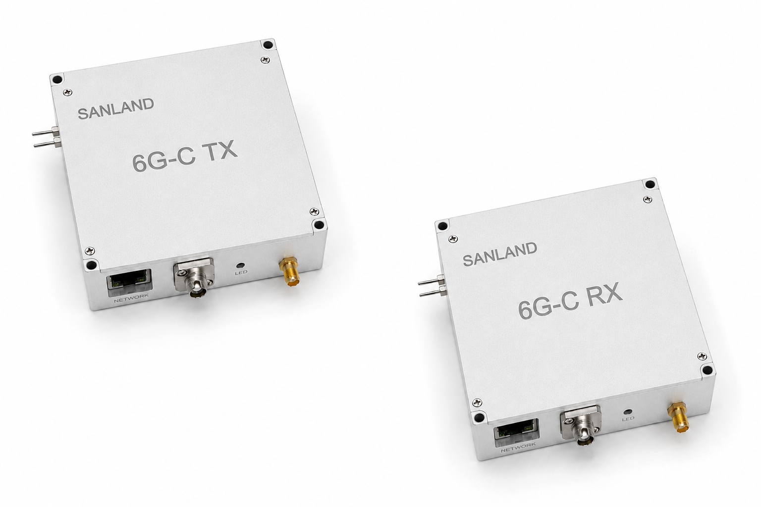 万和科技6GHz模拟光纤传输组件产品图，展示标有“6G-C TX”和“6G-C RX”的银色发射端与接收端模块，可实现射频信号与光信号的双向转换，适用于远程天线通信、卫星通信、4G LTE、广播及分布式天线系统等场景。